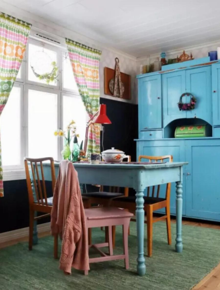 «Μπράβο, Γυναίκα!» : Μια Μοναχική Μητέρα Πέντε Παιδιών Αγόρασε Ένα Εγκαταλελειμμένο Σπίτι Και Το Μετέτρεψε Σε Παραμύθι!