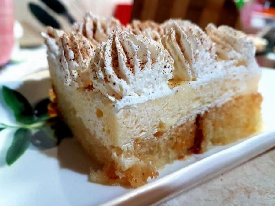 Εκμέκ με τσουρέκι: εύκολο γλυκό ψυγείου με κρέμα και σαντιγί