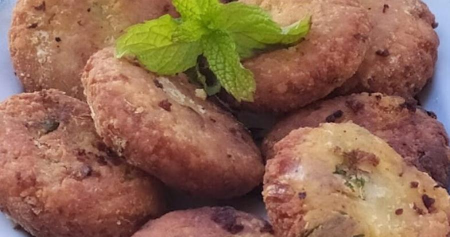 Νηστίσιμοι κεφτέδες από φάβα που γίνονται τραγανοί και πεντανόστιμοι! Αν δεν τους δοκιμάσετε, χάνετε