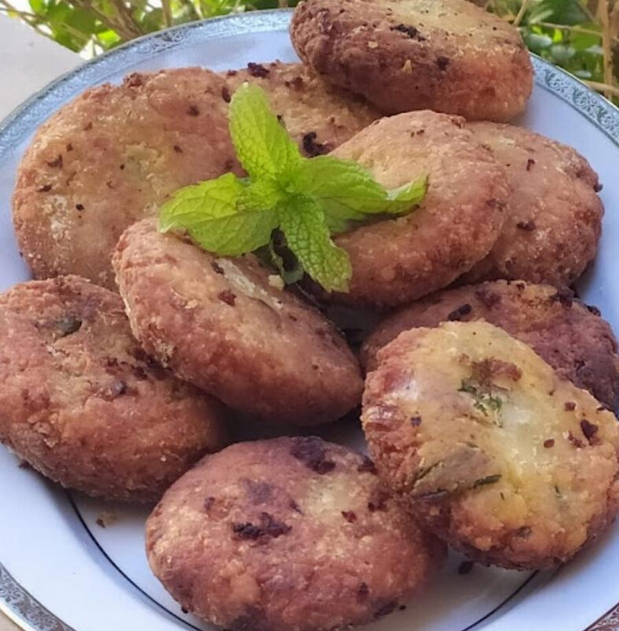 Νηστίσιμοι κεφτέδες από φάβα που γίνονται τραγανοί και πεντανόστιμοι! Αν δεν τους δοκιμάσετε, χάνετε