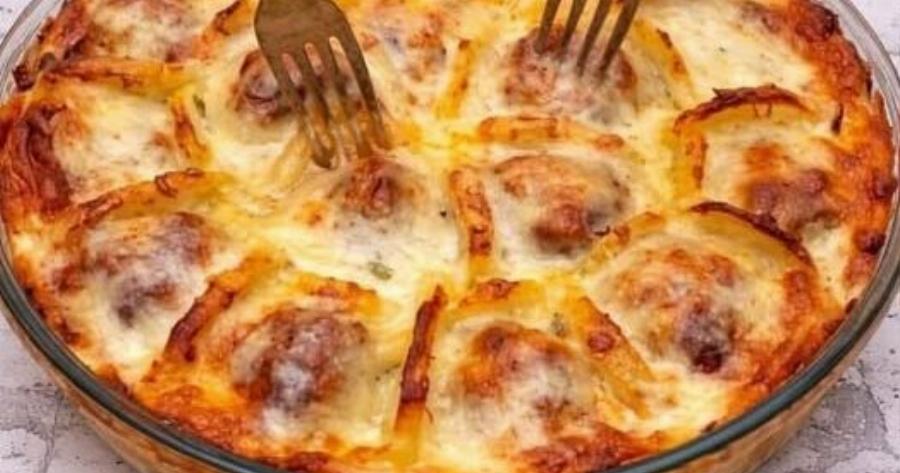 Πατάτες με κεφτεδάκια και μπεσαμέλ – εύκολο φαγητό φούρνου