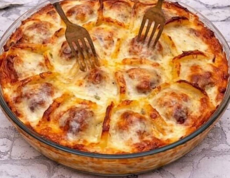 Πατάτες με κεφτεδάκια και μπεσαμέλ – εύκολο φαγητό φούρνου