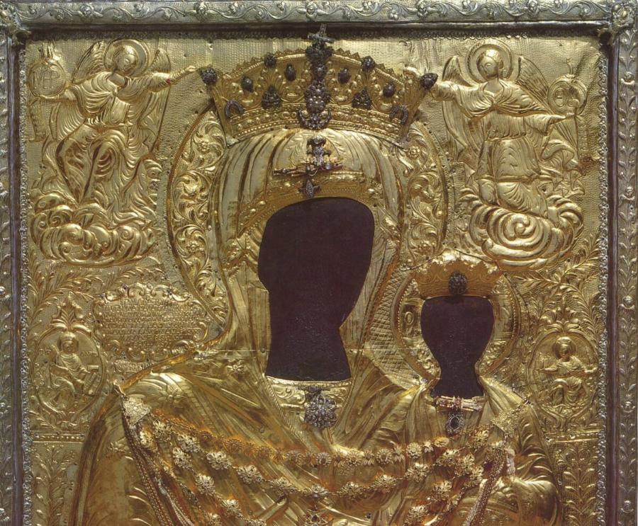 Συγκίνηση και δέος: Για 1η φορά στα χρονικά φεύγει από το νησί των Κυθήρων η εικόνα της Παναγίας της Μυρτιδιώτισσας