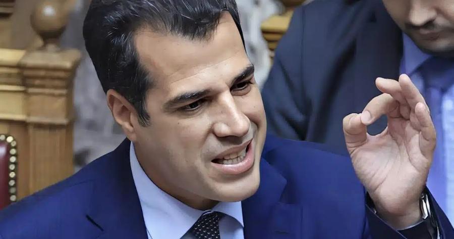 «Φόρτωσε» ο Πλεύρης: Θέλει να στέλνει πίσω στη χώρα τους όλους τους μετανάστες