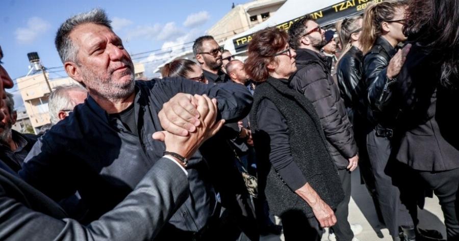 Ηράκλειο: Βαρύ πένθος στην κηδεία του 19χρονου ΕΠΟΠ Ραφαήλ–Γεωργίου Γαλυφιανάκη