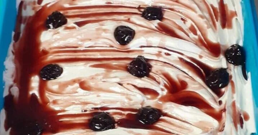 Παγωτό καϊμάκι με βύσσινο πανεύκολο – Αφράτο και δροσερό με λίγα υλικά