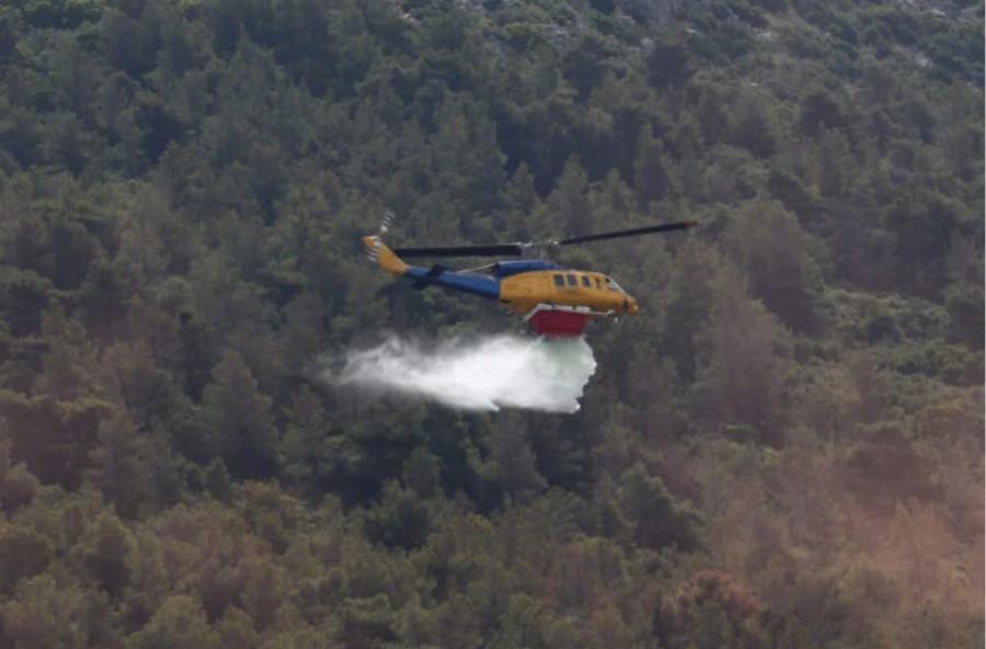 Γιατί πετάνε πυροσβεστικά αεροπλάνα και ελικόπτερα στην Αττική