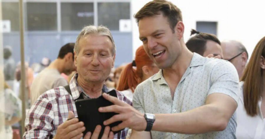 Απίστευτο – Πόσα χρήματα βγάζει τον χρόνο ο Κασσελάκης