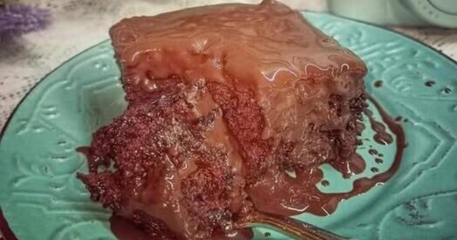 Νηστίσιμη και ζουμερή σοκολατόπιτα – Χωρίς μίξερ