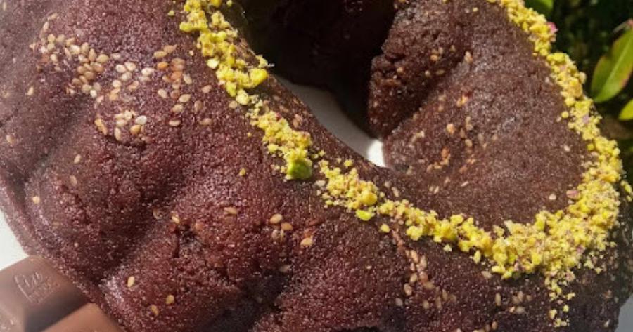 Σιμιγδαλένιος χαλβάς με σοκολάτα, πορτοκάλι και σουσάμι