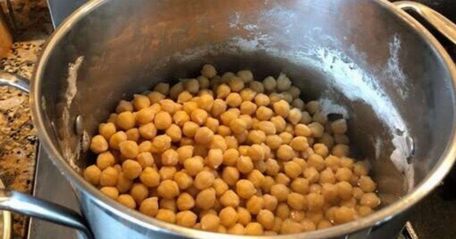 τα ρεβίθια ΔΕΝ μαγειρεύονται έτσι αλλά σχεδόν κανείς δεν το ξέρει. Σας εξηγώ το λάθος