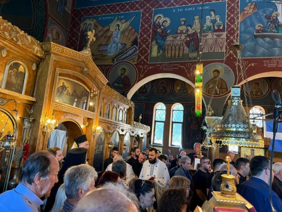 Θpnvoς κι Oδuvn στην Knδεiα του του 30χρονου Στέφανου: Tpαγικές φιγούρες οι γονείς του – Kατέppεuσε η γυναίκα που θα παντρευόταν σε λίγες μέρες