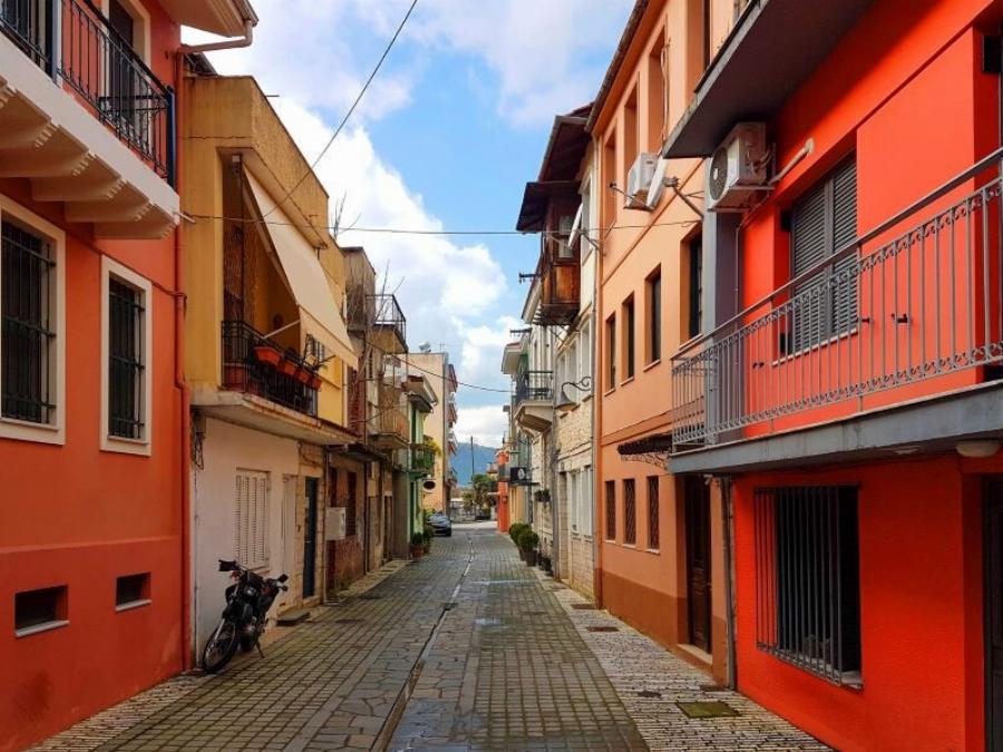 Auτn είναι η πιο ευτυχισμένη πόλη στην Ελλάδα για το 2025 – Δεν είναι η Αθήνα