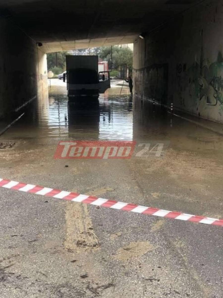 «Πνiγηκε» κάτω από το νερό πασίγνωστη μεγάλη πόλη της Ελλάδας: Δρόμοι – ποτάμια, κάτοικοι απελπισμένoι δεν ξέρουν τι να κάνουν