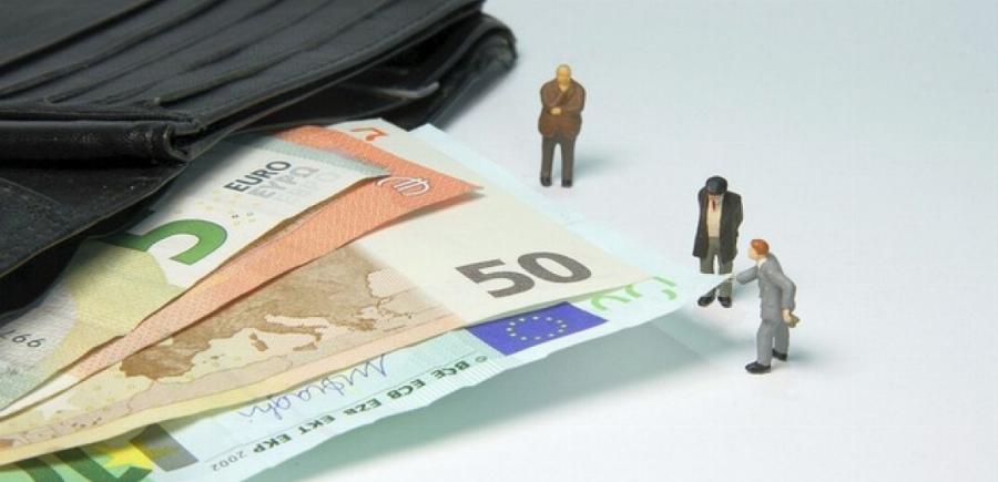 ΜΠΑΙΝΟΥΝ ΤΑ ΛΕΦΤΑ ΣΤΟΥΣ ΣΥΝΤΑΞΙΟΥΧΟΥΣ