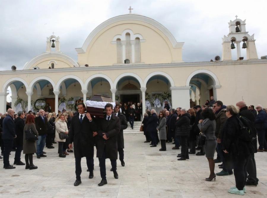 «Επέστρεψε στο φως»: Συγκίνηση στην κηδεία της δημοσιογράφου Αντιγόνης Πανέλλη, οι επικήδειοι των συναδέλφων της