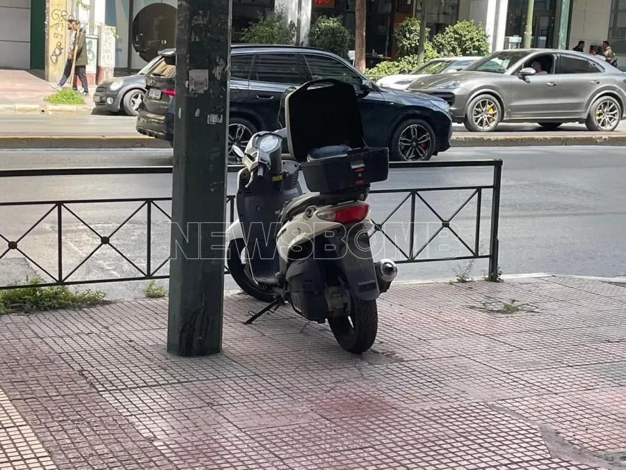 ΣΥΜΒΑΙΝΕΙ ΤΩΡΑ: ΕΝΤΟΠΙΣΤΗΚΕ ΜΗΧΑΝΑΚΙ ΧΩΡΙΣ ΠΙΝΑΚΙΔΕΣ ΣΤΗ ΣΥΓΓΡΟΥ – ΣΥΝΑΓΕΡΜΟΣ ΣΤΙΣ ΑΡΧΕΣ