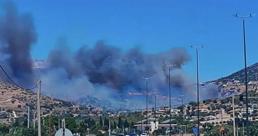 Νέα μεγάλη φωτιά στην Αττική – Καίγονται τώρα σπίτια, εκκενώθηκαν 4 οικισμοί