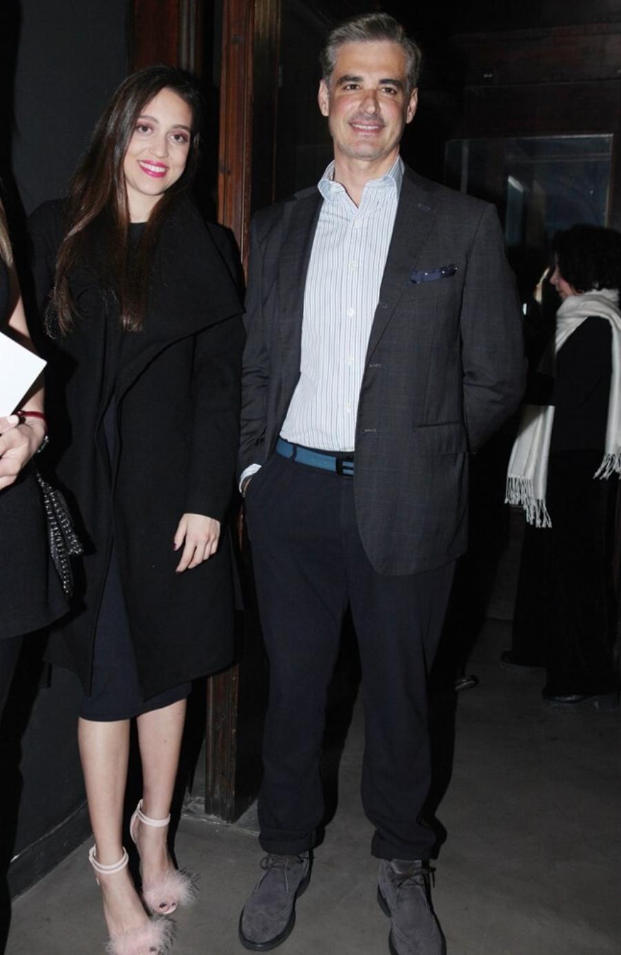 Φουλ εpωτευμένoς ο Άρης Σπηλιωτόπουλος – Auτή είναι η κατά 29 χρόνια νεότερη σύντροφός του