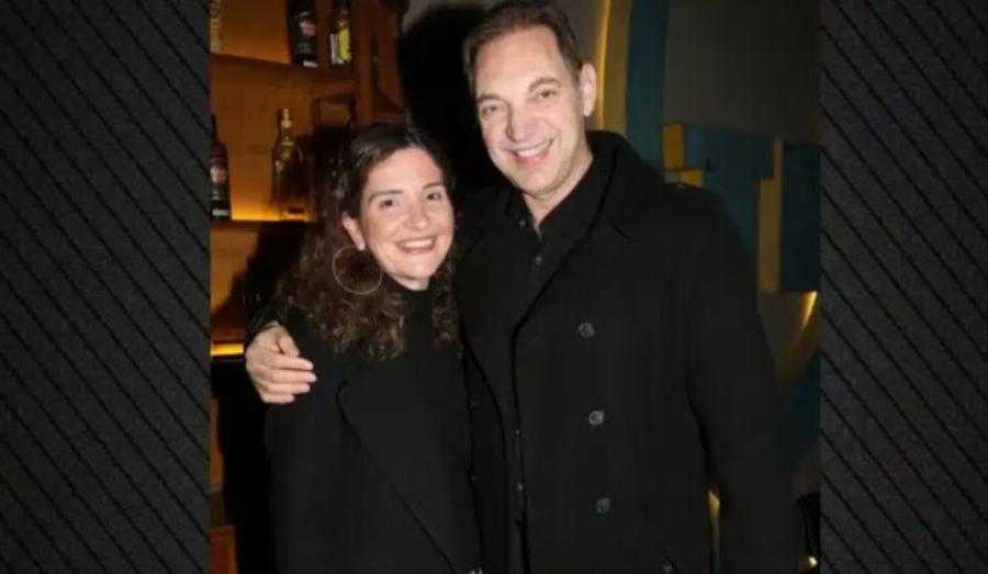 Πασίγνωστος Έλληνας τραγουδιστής παίρνει διαζύγιο από τη σύζυγό του