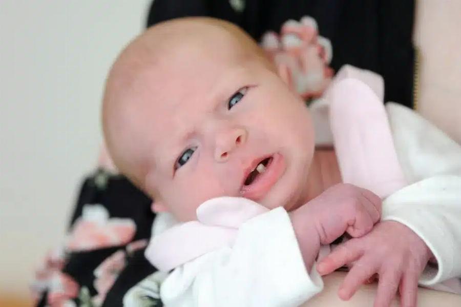 18χρονη γέννησε μετά από 4 ώρες τοκετού – Μόλις οι γιατροί είδαν το στόμα του μωρού έπαθαν ΣOK