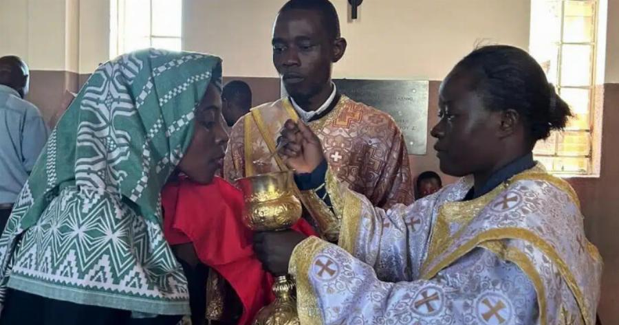 Χειροτονήθηκε η πρώτη γυναίκα διακόνισσα της ορθόδοξης εκκλησίας