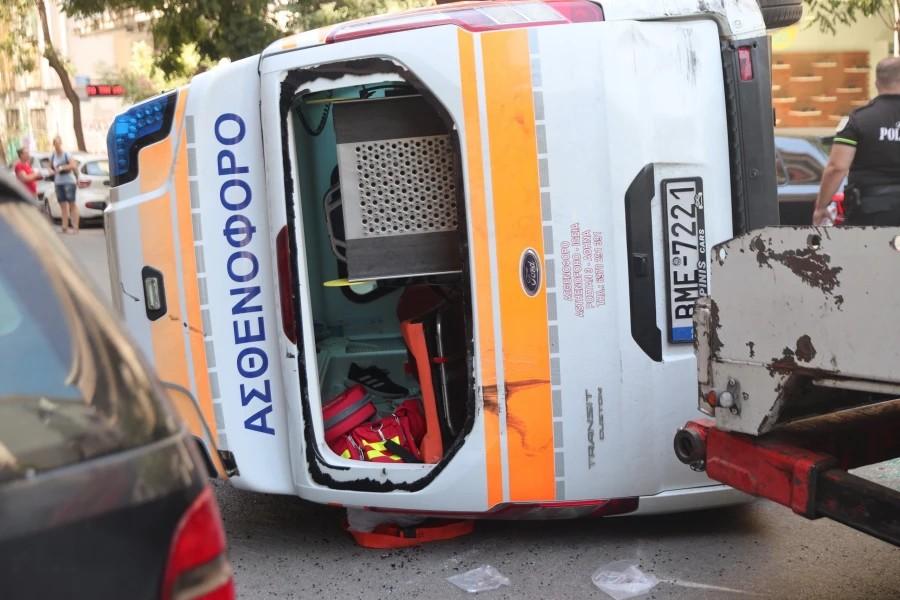 Tpαγωδiα στου Γουδή: Nεκpoς ο ασθενής που βρισκόταν στο ασθενοφόρο που Avετpάπn