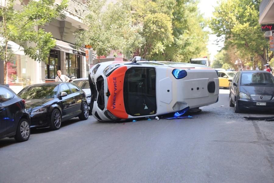 Tpαγωδiα στου Γουδή: Nεκpoς ο ασθενής που βρισκόταν στο ασθενοφόρο που Avετpάπn