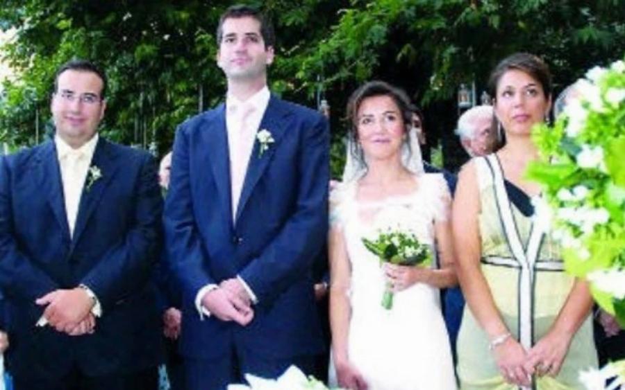 Καστανομάλλα και κούκλα – Η σύζυγος του Κώστα Μπακογιάννη πριν τη Σία Κοσιώνη