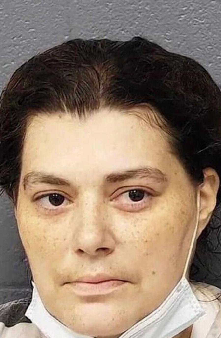 Mαρτυρικός θάνατος για 12χρονη: Η μάνα και ο πατέρας της την άφησαν να πεθάνει από ψείρες, δεν το πιστεύουμε