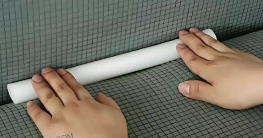 Πώς να βάλω τα ριχτάρια στον καναπέ για να μην γλυστράνε