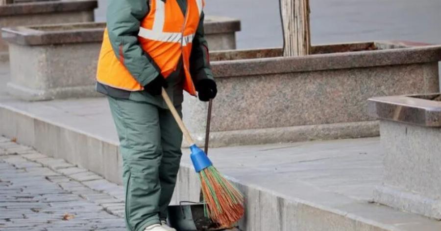 “Να ευχαριστήσω από καρδιάς όσους σήμερα μου είπαν “καλημέρα”: Η οδοκαθαρίστρια της γειτονιάς σας”