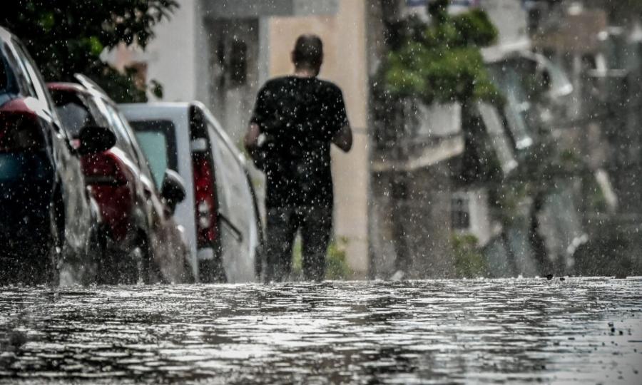 Έκτακτο δελτίο επιδείνωσης καιρού από την ΕΜΥ – Πού αναμένονται καταιγίδες και χαλάζι
