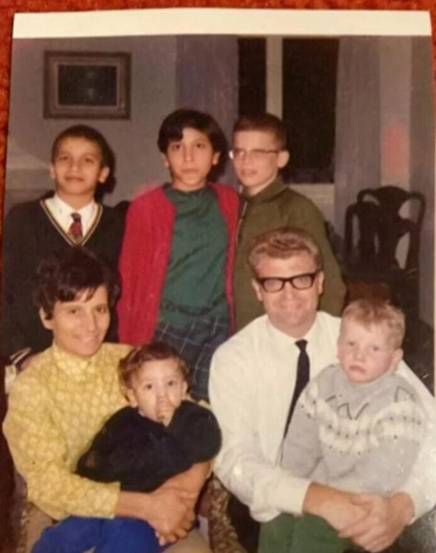 Θανάσης Βισκαδουράκης: «Ο πατέρας μου με πήγε στο ορφανοτροφείο όταν ήμουν 5. Πριν πεθάνει ζήτησα μόνο ένα πράγμα»