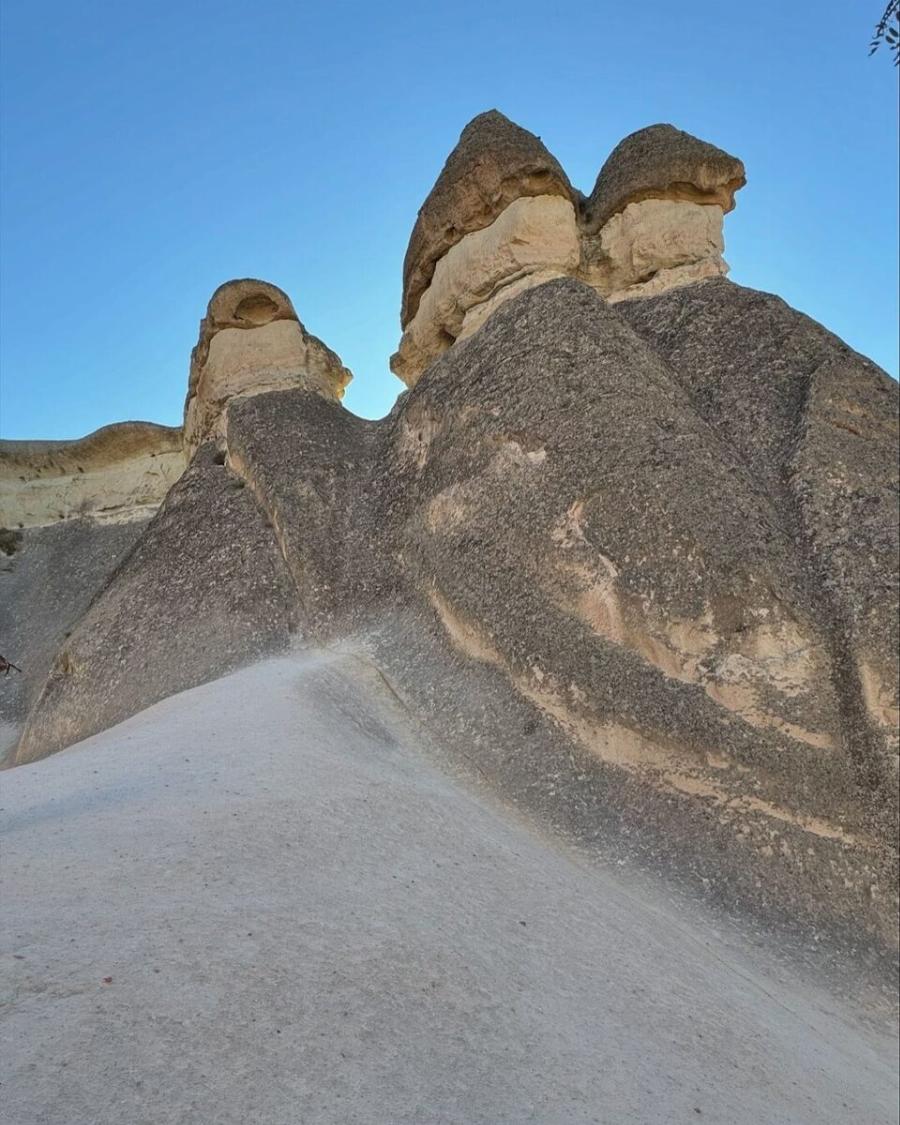 Ιωάννα Παλιοσπύρου: Ταξίδεψε μέχρι την Καππαδοκία και πόζαρε πιο κομψή από ποτέ στον φωτογραφικό φακό – Το εντυπωσιακό φόρεμα και τα καλλίγραμμα ποδια της