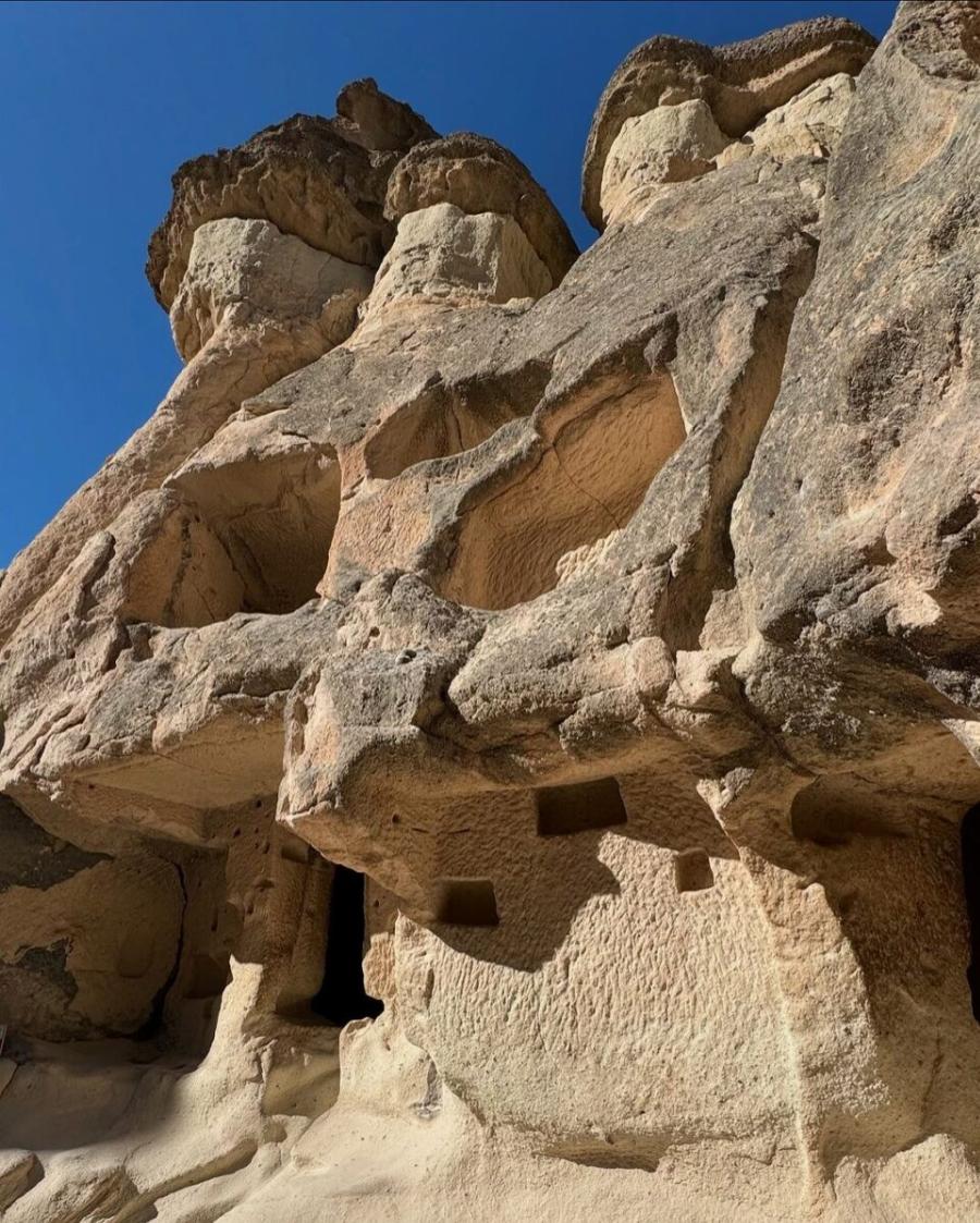 Ιωάννα Παλιοσπύρου: Ταξίδεψε μέχρι την Καππαδοκία και πόζαρε πιο κομψή από ποτέ στον φωτογραφικό φακό – Το εντυπωσιακό φόρεμα και τα καλλίγραμμα ποδια της