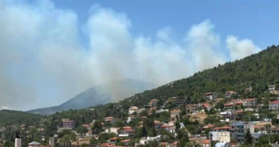 Μεγάλη φωτιά τώρα στην Αττική δίπλα σε σπίτια – Συναγερμός στην Πυροσβεστική