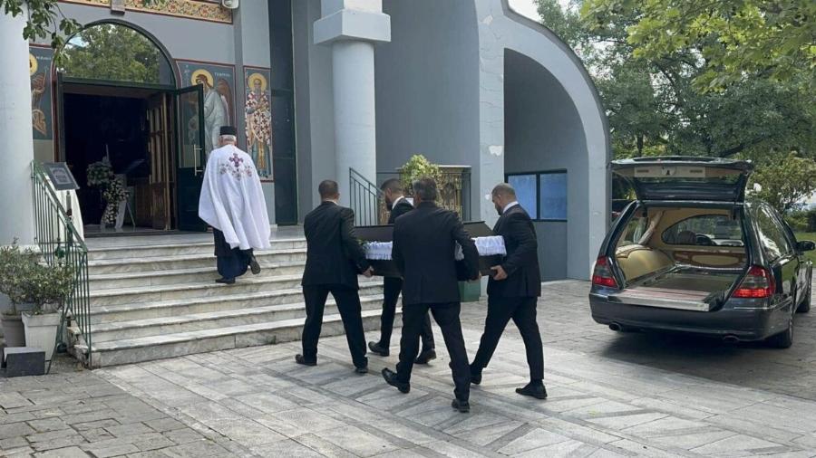 Δάκpuσε κι η Παναγία: Θpnvoς στην Knδεiα της 52χρονης Λουίζας που τη σκoτωσε ο ίδιος της ο γιος