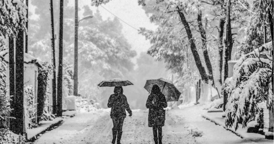 Έκτακτο δελτίο επιδείνωσης του καιρού από ΕΜΥ: «Καθ’ οδόν» διήμερος χιονιάς, καταιγίδες και θυελλώδεις άνεμοι – Οι περιοχές στο «μάτι του κυκλώνα»