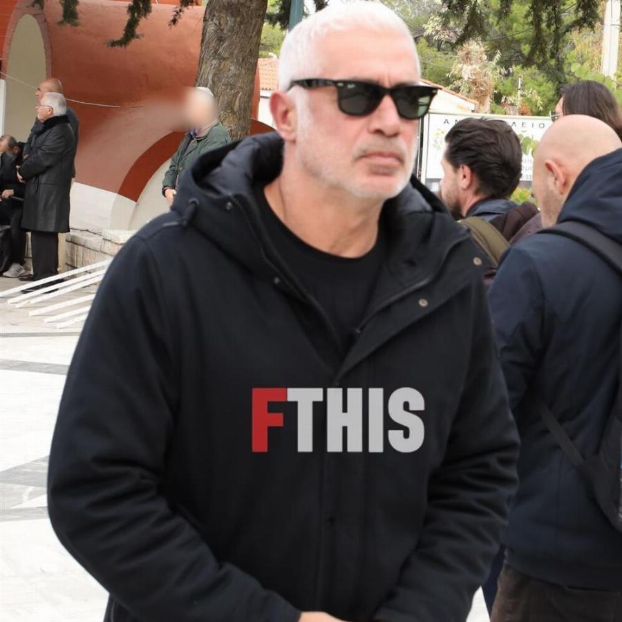 Θλίψη στην κηδεία Νίκου Σαργκάνη: Συντετριμμένη η κόρη του, Μιρέλλα