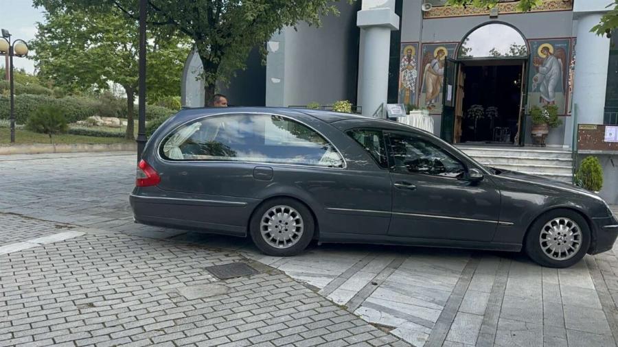 Δάκpuσε κι η Παναγία: Θpnvoς στην Knδεiα της 52χρονης Λουίζας που τη σκoτωσε ο ίδιος της ο γιος