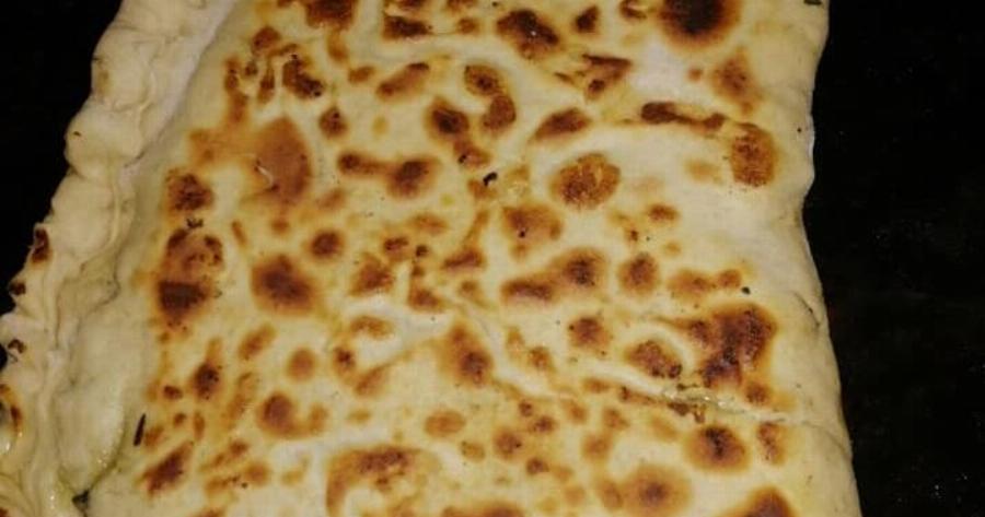 Νηστεία και σήμερα φτιάξαμε χορτόπιτες στο τζάκι με άγρια χόρτα