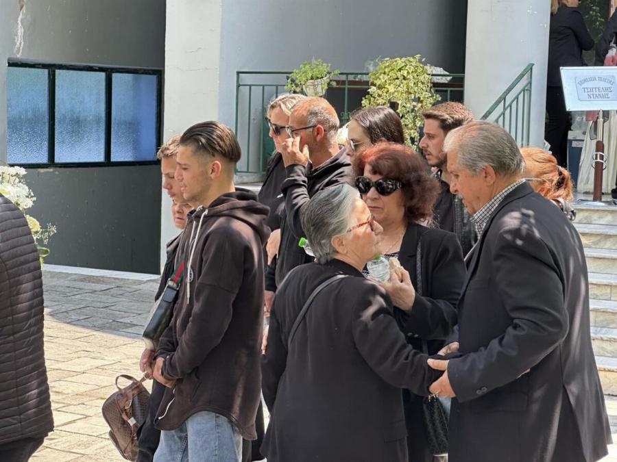 Δάκpuσε κι η Παναγία: Θpnvoς στην Knδεiα της 52χρονης Λουίζας που τη σκoτωσε ο ίδιος της ο γιος