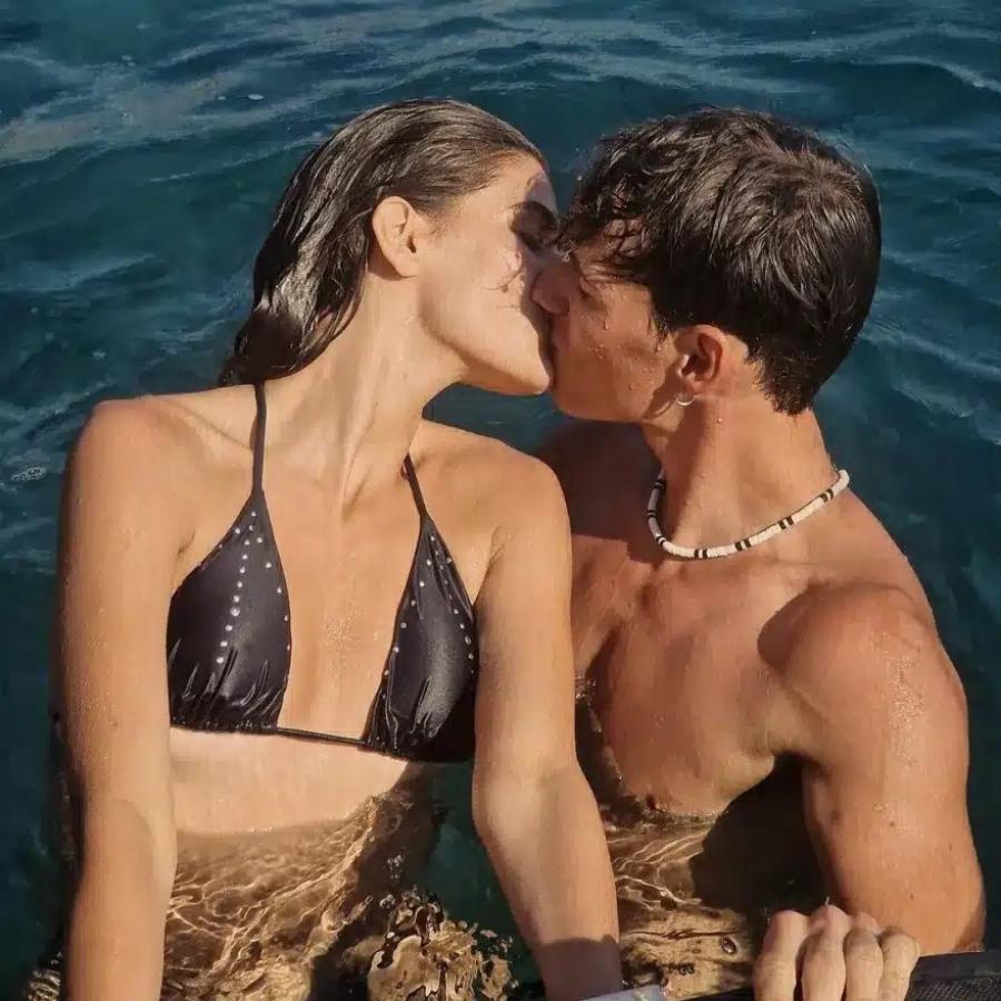 H 21χρονη Ανθή Φακιδάρη είναι η πρώτη Ελληνίδα που περπάτησε στην πασαρέλα της Victoria’s Secret