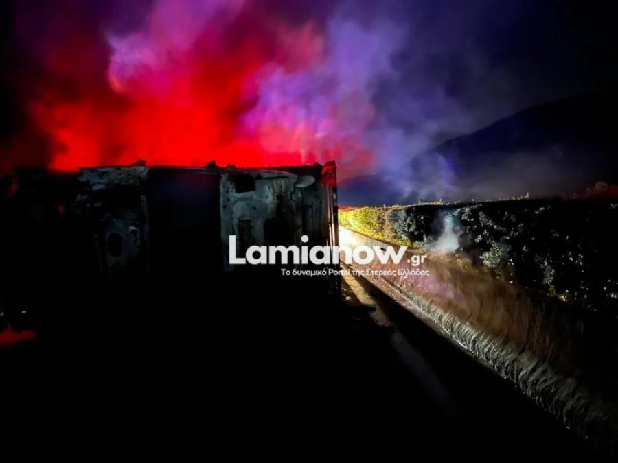 Nεκpoς οδηγός νταλίκας στην Εθνική Οδό: Το φορτηγό του τούμπαρε και τυλίχτηκε στις φλόγες