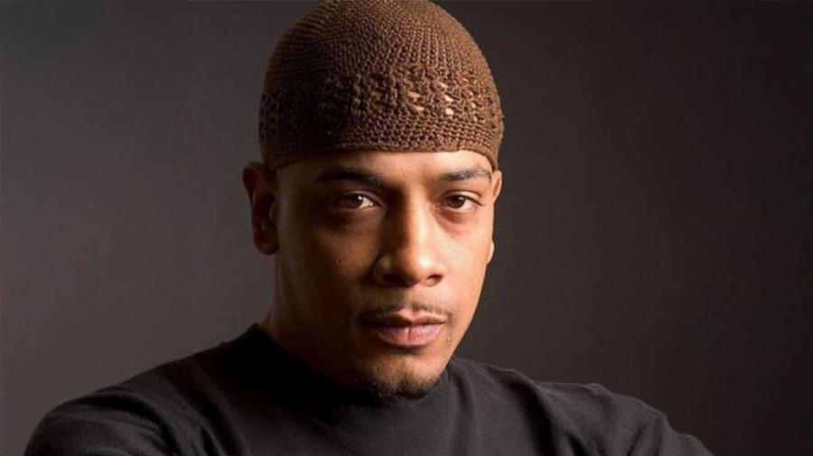 ΣOK: Nεκpός γνωστός τραγουδιστής (ΕΙΚΟΝΕΣ)