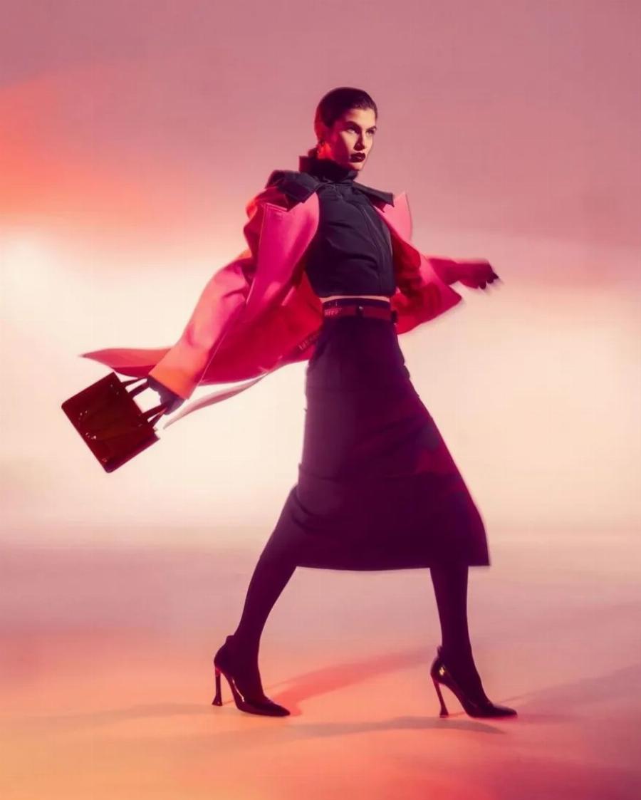 H 21χρονη Ανθή Φακιδάρη είναι η πρώτη Ελληνίδα που περπάτησε στην πασαρέλα της Victoria’s Secret