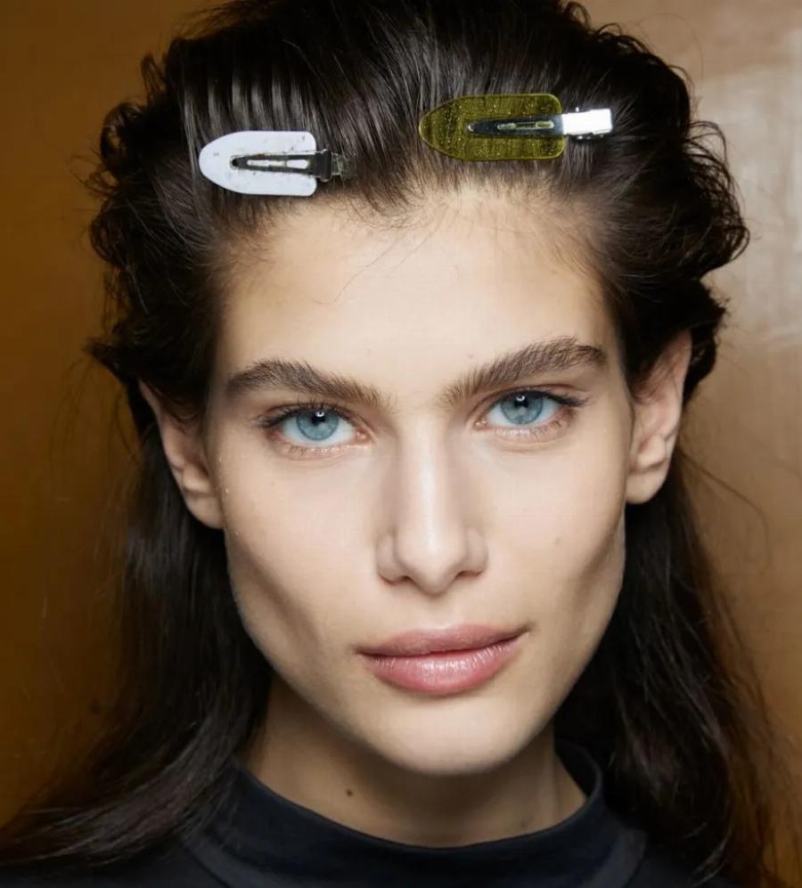 H 21χρονη Ανθή Φακιδάρη είναι η πρώτη Ελληνίδα που περπάτησε στην πασαρέλα της Victoria’s Secret