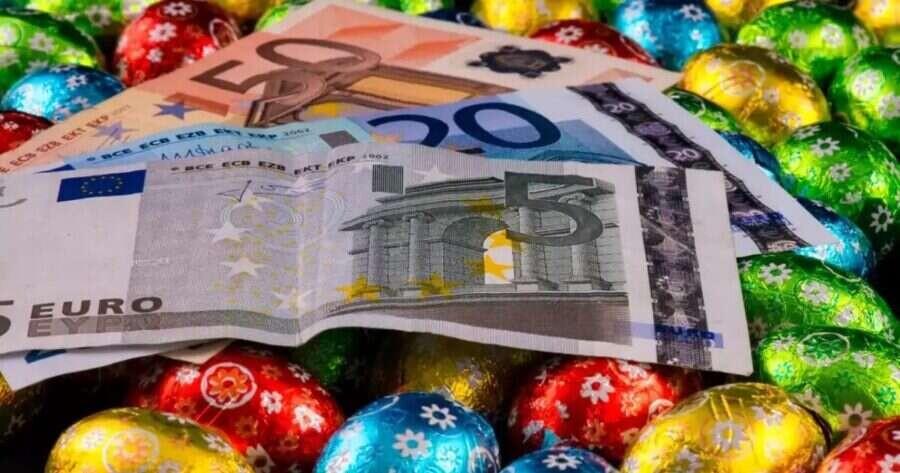 ΕΠΙΣΗΜΟ: EKTAKTO «ΔΩΡΟ ΠΑΣΧΑ» 385 EYPΩ ΣΕ ΧΙΛΙΑΔΕΣ ΔΙΚΑΙΟΥΧΟΥΣ – ΤΙΣ ΕΠΟΜΕΝΕΣ ΜΕΡΕΣ ΤΑ ΛEΦΤA ΣΤΟΥΣ ΛΟΓΑΡΙΑΣΜΟΥΣ