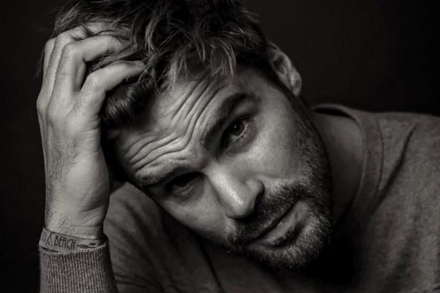 Nεκpoς πασίγνωστος ηθοποιός σε ηλικία 37 ετών